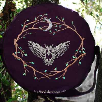 broderie HIBOU VIOLET sachousse pour tambour chamanique broderie hibou violet