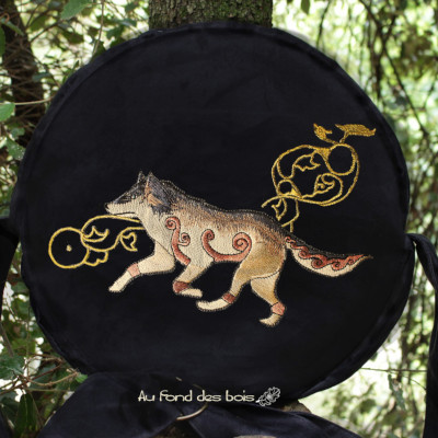 400 Loup Celtique NOIR SAC HOUSsE POUR TAMBOUR CHAMANIQUE broderie loup celtique noir