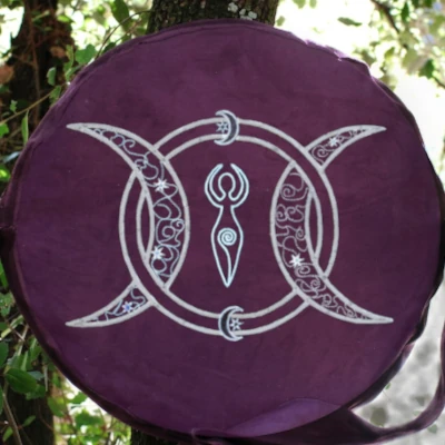 Sac pour tambour chamanique en suédine Violet broderie Triple Lune Sac pour tambour chamanique en suédine Violet broderie Triple Lune